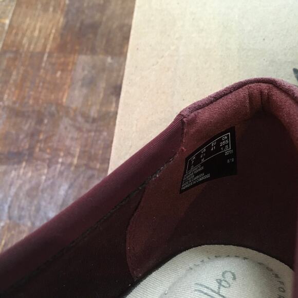 NIB Clarks Mallory Berry Wedge Heel Burgundy 9.5 Corpcore Workwear Classic - Picture 4 of 6